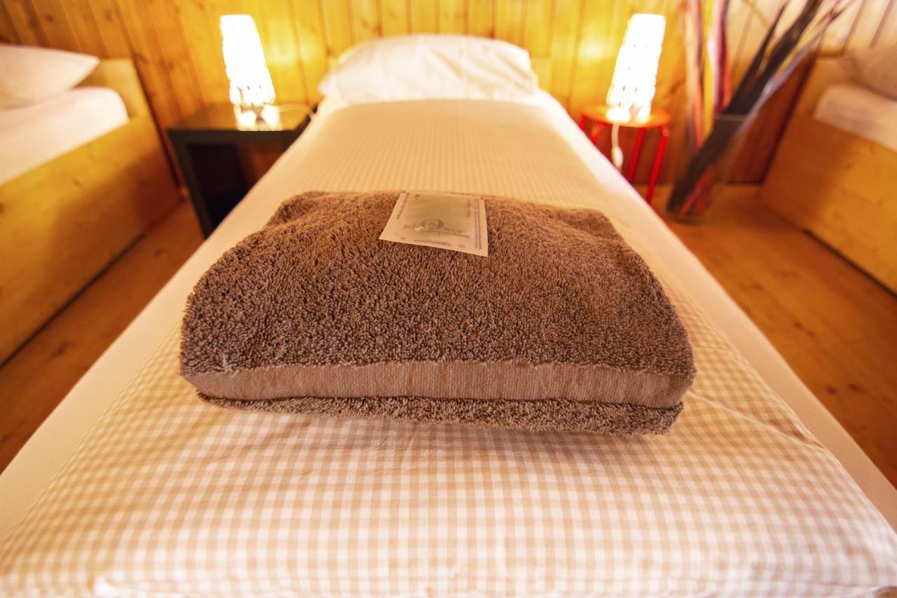 Sust Lodge Am Gotthard Hospental Værelse billede